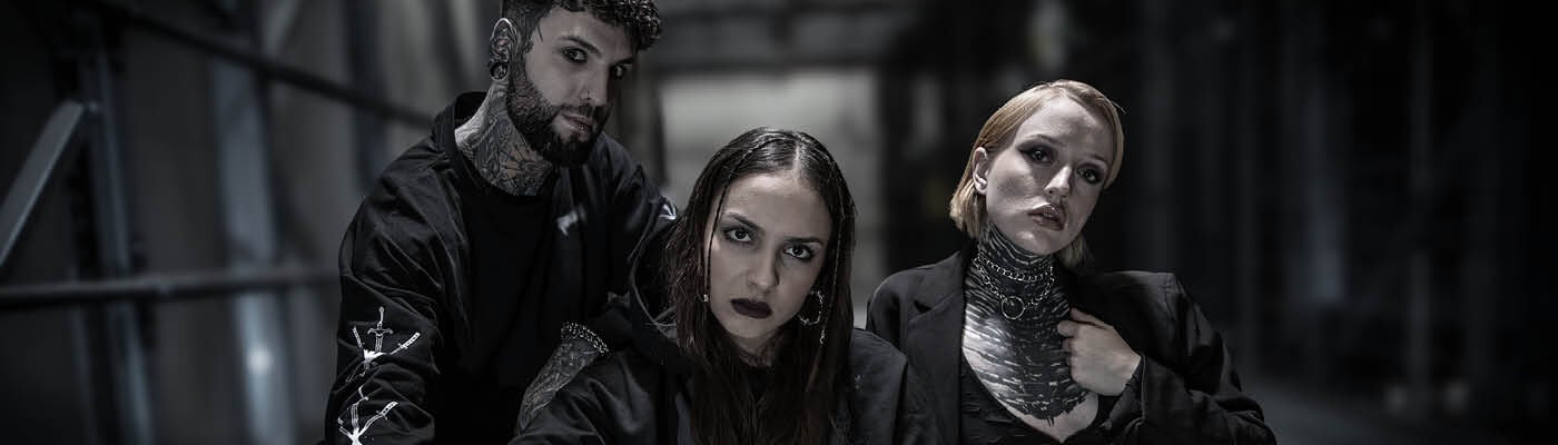 Sei die dunkelste Version deiner selbst. / Entdecke die Kollektionen! / OH MY GOTH!