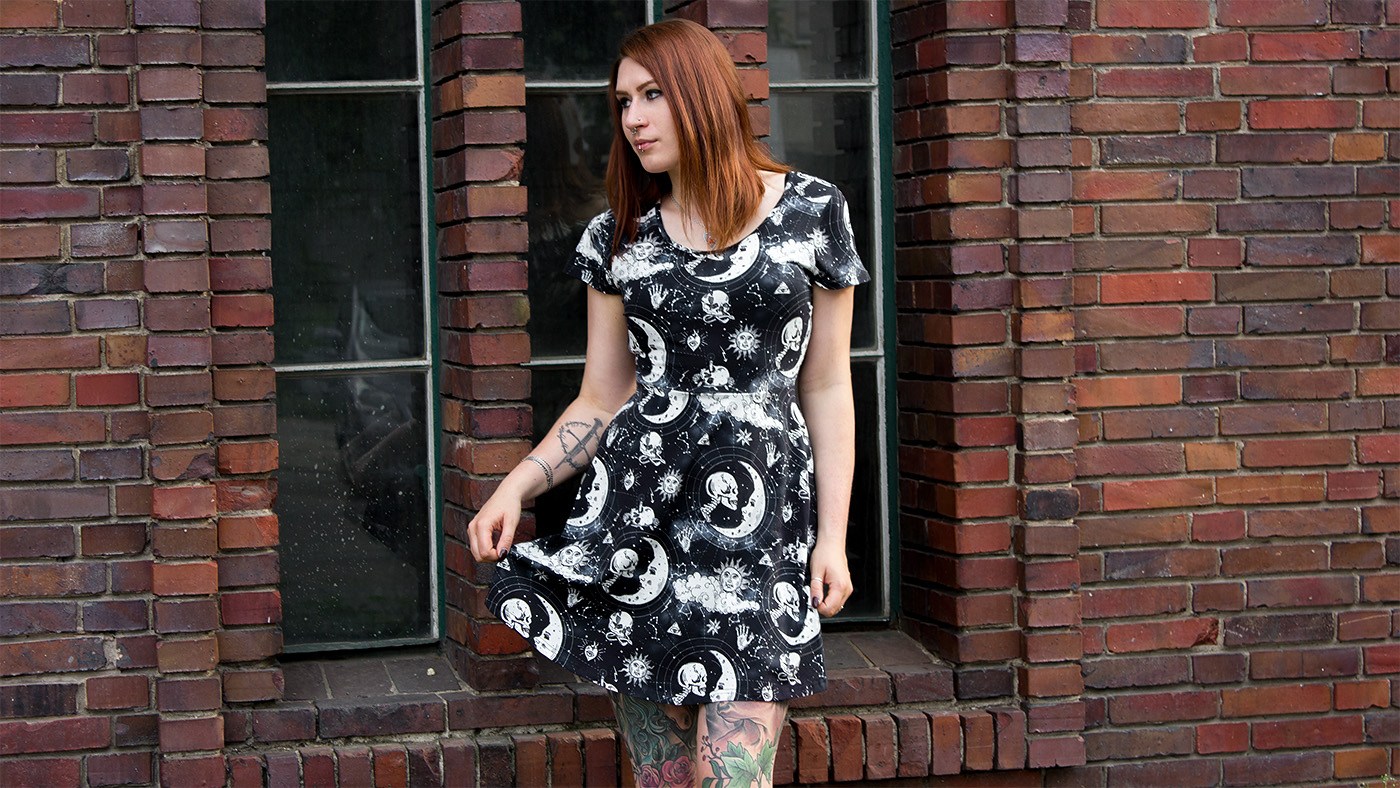 Moonstone Skater Dress von Jawbreaker